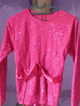 Atasan kebaya brukat
