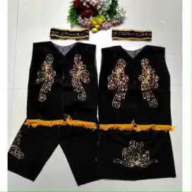 Sepasang Baju Adat Dayak Untuk Anak SMP