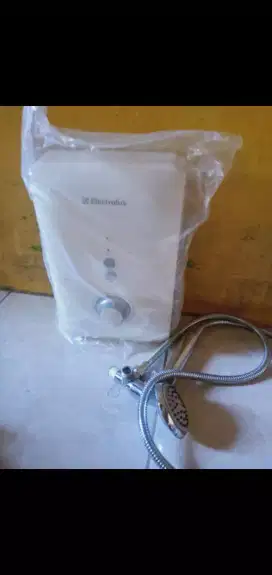 For sale water heater ariston dan electrolux