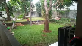 Jual Rumah taman luas