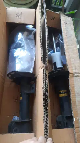 Jual cepat Shock breaker Ertiga pemakaian 1 minggu