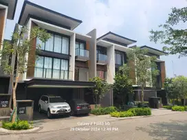Jual BU Rumah Mewah 3 Lt + Lift di BSD Navapark, Laurel