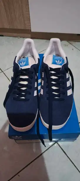 Sepatu Adidas gazele