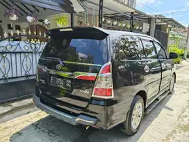 Like new - Toyota Kijang Innova 2.0 V Bensin Manual