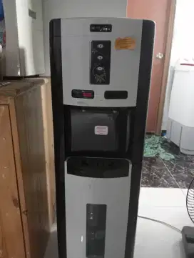 Dispenser Miyako Galon Bawah Panas & Dingin