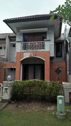 Dijual cepat rumah hitung tanah di VBM ( Vila Bukit Mas)