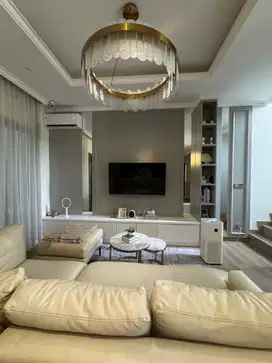 Rumah mewah semi furnish cantik di PIK 2