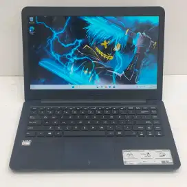Laptop Asus E402W