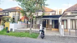 Langka! Rumah Dalam Perumahan Dekat Bina Bangsa School & Hotel Harris