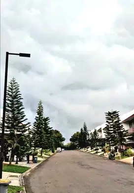 Rumah DJUAL Dgn Furnish Naraya 2LT Lingkungan Nyaman Dkt Danau BSB