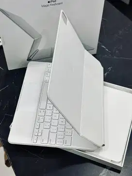 Magic Keyboard 12.9 Inch White!