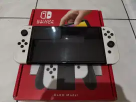 Nintendo switch OLED white lengkap like new