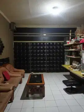 Dijual Ruko 3 lantai di Taman Royal