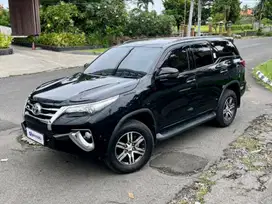 TOYOTA FORTUNER 2.4 G DIESEL MANUAL 2020