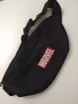 tas slempang MARVEL
