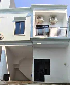 Rumah townhouse murah jakarta selatan dekat tol stasiun universitas