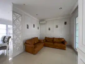 DIJUAL RUMAH BRAND NEW HOEK DI GRANADA ALICANDE GADING SERPONG