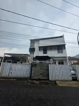 Dijual Rumah Pinggi Jalan