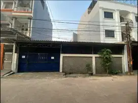 RUMAH NGANTONG UK 12.5X43M DI JELAMBAR