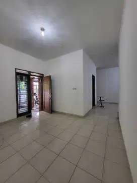 Dijual Rumah 1,5 Lantai,4 kamar Tidur, Dalam Komplek, Antapani Bandung