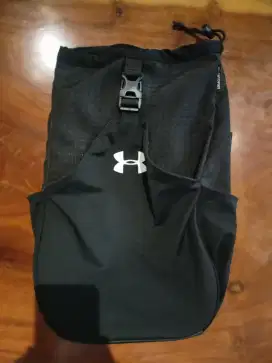 Slingbag / Tas selempang Under armour