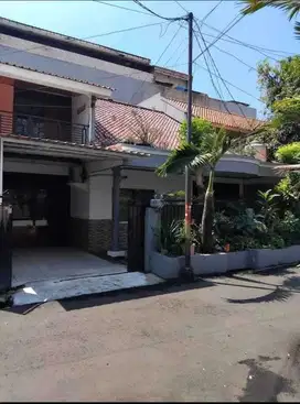 Rumah 2 lantai Strategis dalam Komplek di Rawasari, Jakarta Pusat