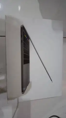 macbook pro 13 touchbar 2019