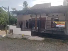 Rumah di jual di Perum New Mulyorejo Permai Malang