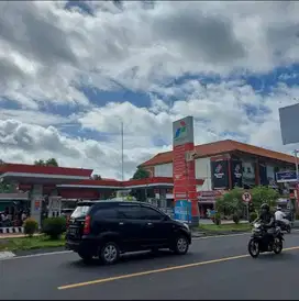 Dijual Bangunan Komersial dan SPBU Raya Kuta Badung Bali Lokasi Strate