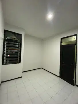 Kos putri baru dekat kampus atma jaya hotel jwalk upn babarsari
