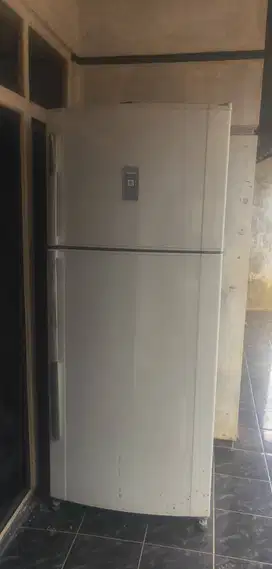 Kulkas Sharp 2 Pintu SJ-P810M-GY