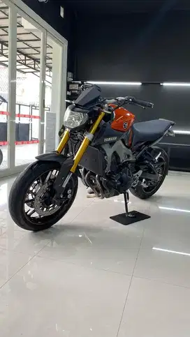 Yamaha mt09 orange 2015