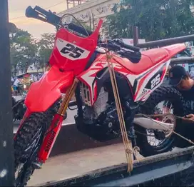 Honda CRF 2017 up 260
