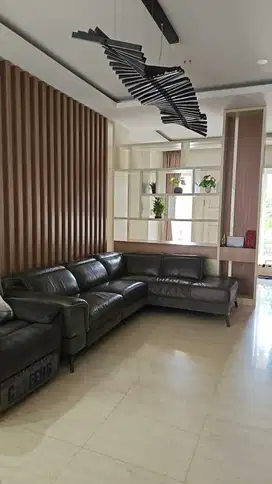 Dijual Rumah 4  Lantai di Emerald Cove Gading Serpong