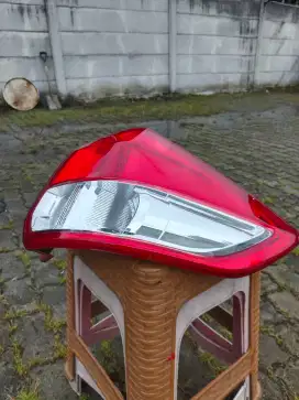 Sepasang lampu belakang ertiga 2017 original copotan