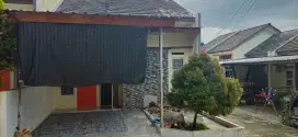 Di kontrakan rumah