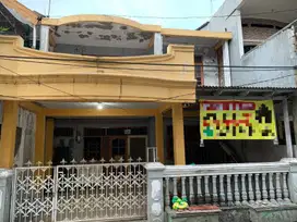 Rumah 2 Lantai dengan 3 kamar tidur di Kota Baru, Bekasi Barat