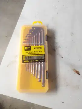 Kunci L 1 set ukuran besar.