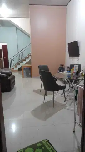 Dijual Rumah 1,5 Lantai di Bulevar Hijau, Harapan Indah, Kota Bekasi