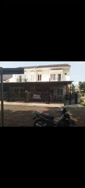 Disewakan semi furnish Rumah Luas Banyak Kamar Di Citra Raya