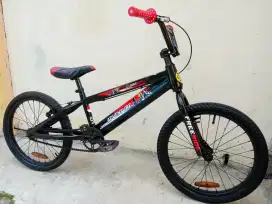 Sepeda BMX Ukuran 20.
