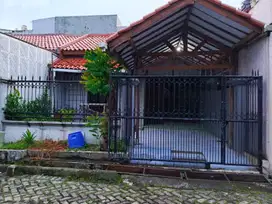Sewa Rumah 3 kamar tidur 1 1/2 Lantai Cluster Palem Semi Karawaci