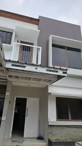 Rumah 2 Lantai Siap Huni di Cluster Cassia, JGC, Cakung, Jakarta Timur