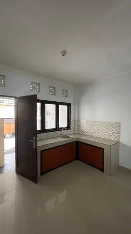 Di sewakan rumah 2 lantai
