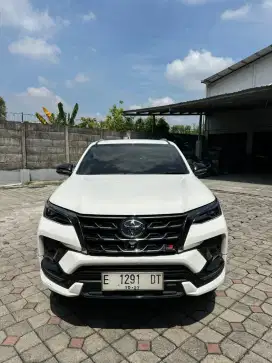 VRZ GR 2022 2.8 diesel matic. Km 49rb