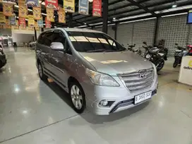 LOW KM 89rb!!! Toyota Kijang Innova 2.0 V Bensin AT 2014 - Silver