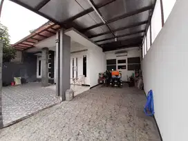 Dijual Rumah Cantik di Taman Cibaduyut Indah