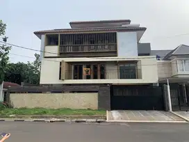 DIJUAL RUMAH 4 LT DITAMAN VILLA MERUYA KEBON JERUK