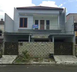 JUAL CEPAT RUMAH 2 LANTAI  TERAWAT DI CLUSTER ASRI DI CITRA RAYA