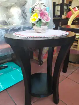 Meja sudut ex kedutaan Canada
